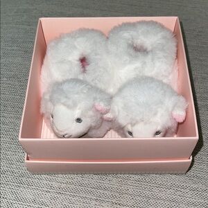 Doudou et Compagnie Paris Baby Lamb Slippers Newborn Size